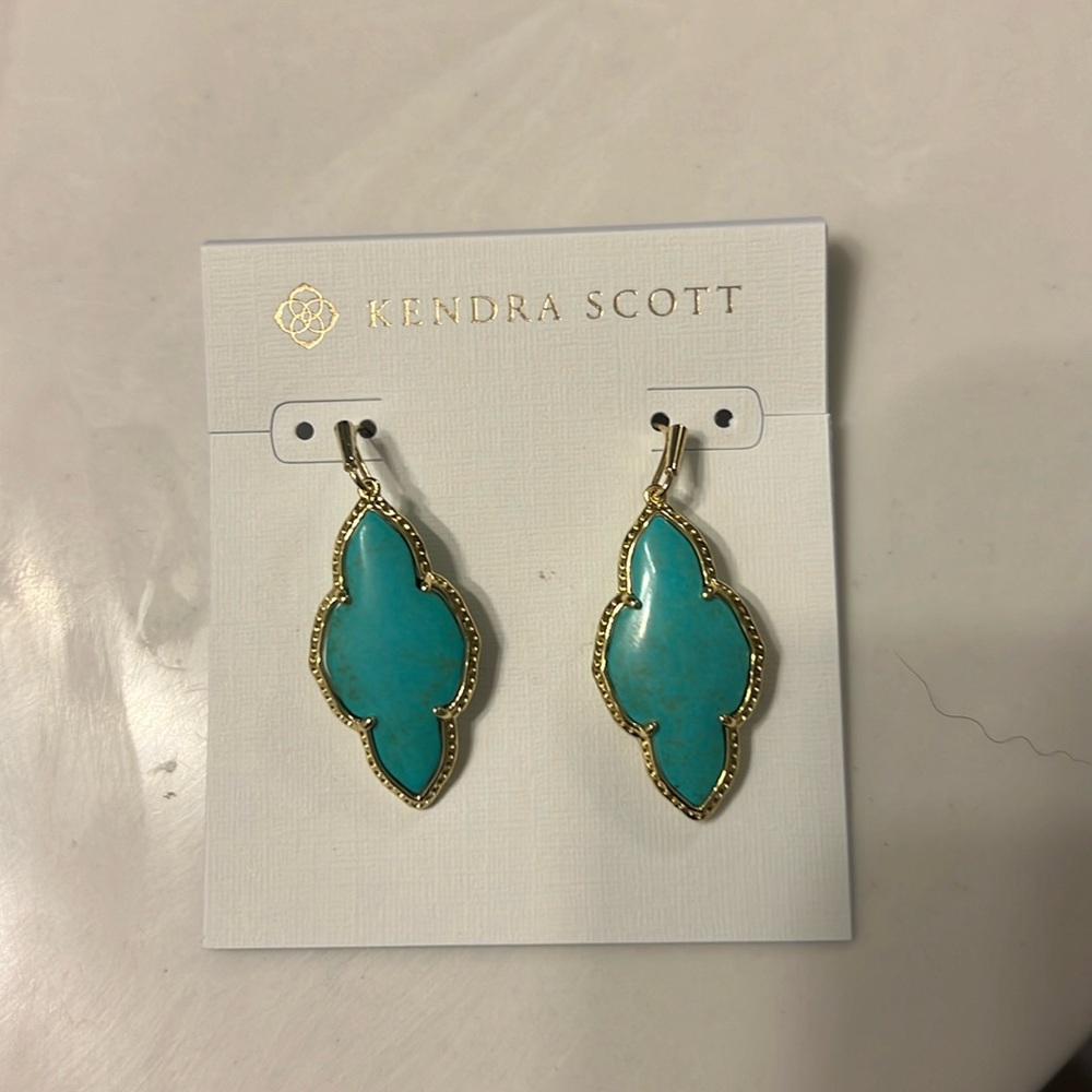 NWT Kendra Scott earrings